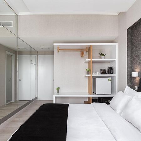 Kreoli Suites Glyfada Athènes Extérieur photo
